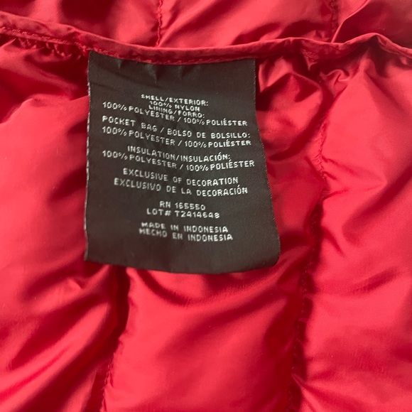 32 Degrees Women’s set of 3 puffer vests - red orange and green- size small - Picture 7 of 10